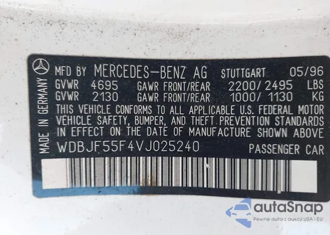 1997 Mercedes-Benz E 320 z USA, uszkodzony, nr VIN WDBJF55F4VJ025240